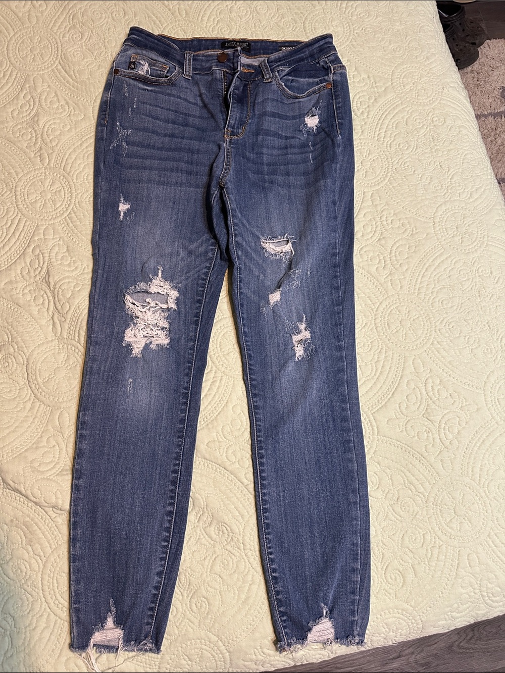 Judy Blue Distressed Skinny Jeans in Dark Blue Wash